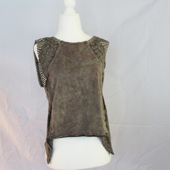 Wildly UNIQUE Gimmick by BKE Backless Bohemian Top Small - Picture 2 of 3